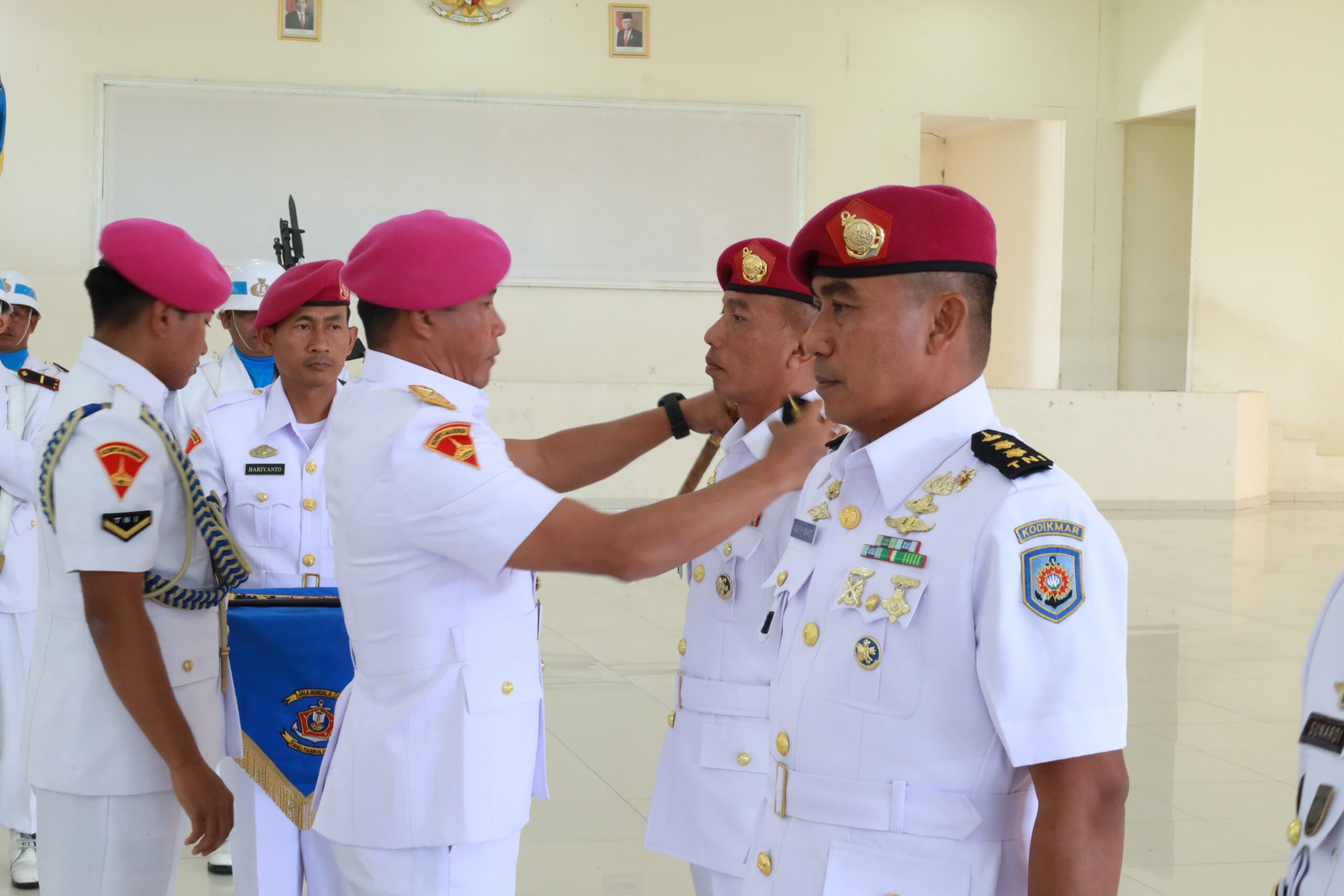 Foto : Penuhi SDM Berkualitas, Danpusdikart dan Danpusdikbanpur Kodikmar Kodiklatal Diserahterimakan