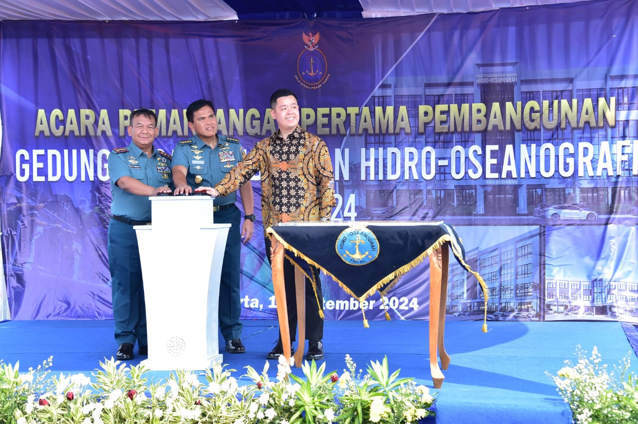 Foto : Dirum Kodiklatal Hadiri Pemancangan Pertama Pembangunan Pusdik Hidros Di Jakarta