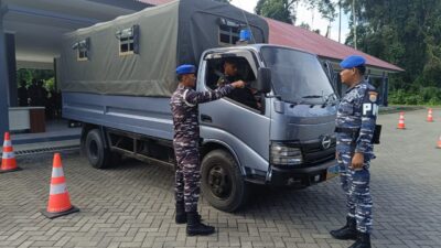 Foto : Wujud Tertib Administrasi, Siswa Satdik - 3 Laksanakan Pembuatan SIM TNI