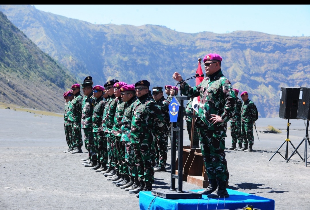 Foto : Limed Siswa Dikko Marinir Angkatan 174 Siap Libas Gunung Bromo Dengan Semangat Membara