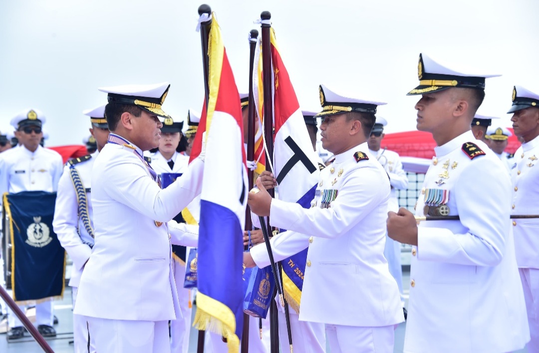 Foto : Berlayar Dengan KRI RJW-992, Dankodiklatal Ikuti Puncak Peringatan HUT Ke-79 TNI AL