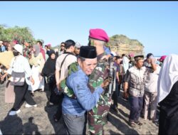 Dankodiklatal Saksikan Ratusan Prajurit Muda Didikan Kodikmar Kodiklatal Resmi Kenakan Baret Ungu Kebanggan Marinir