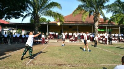 Foto : Kodiklatal Bersama SPN Polda Jatim Mojokerto Bangun Kekompakan Melalui Integrasi Siswa Dikmaba TNI AL-Polri