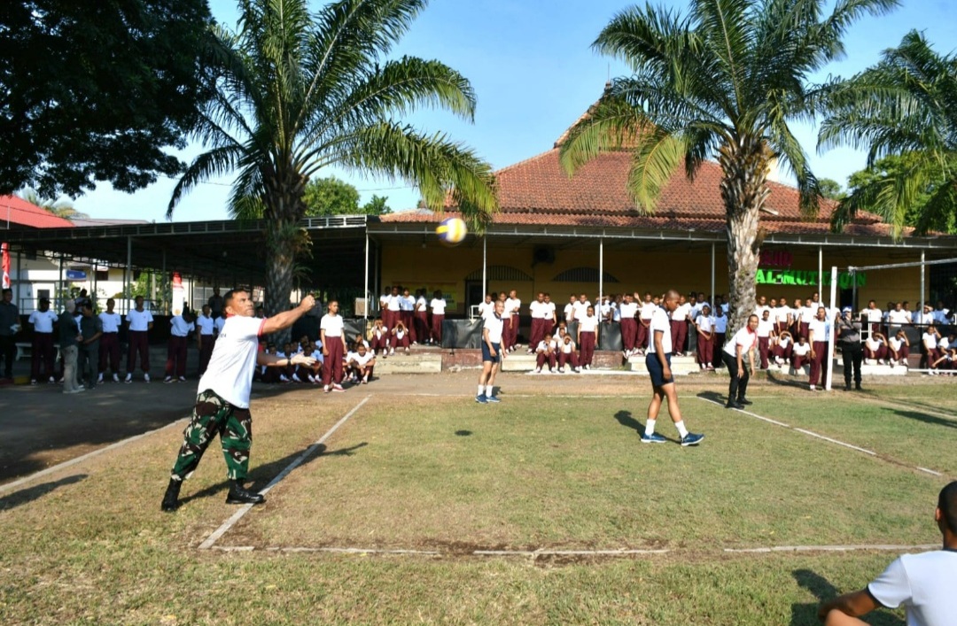 Foto : Kodiklatal Bersama SPN Polda Jatim Mojokerto Bangun Kekompakan Melalui Integrasi Siswa Dikmaba TNI AL-Polri