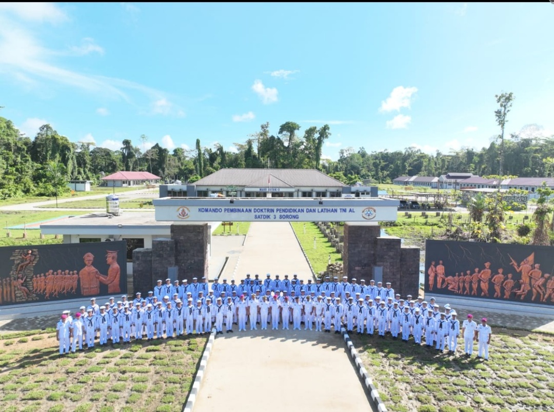 Foto : Satdik - 3 Kodiklatal Sorong Luluskan 99 Tamtama Remaja Prajurit Jalasena TNI AL