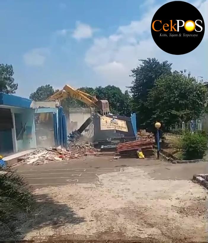 Foto : Ketua LSM Triga Nusantara Indonesia Kota Bekasi Pertanyakan Pembongkaran Gedung PDAM Perumda Bagasasi Cabang Poncol, Kota Bekasi