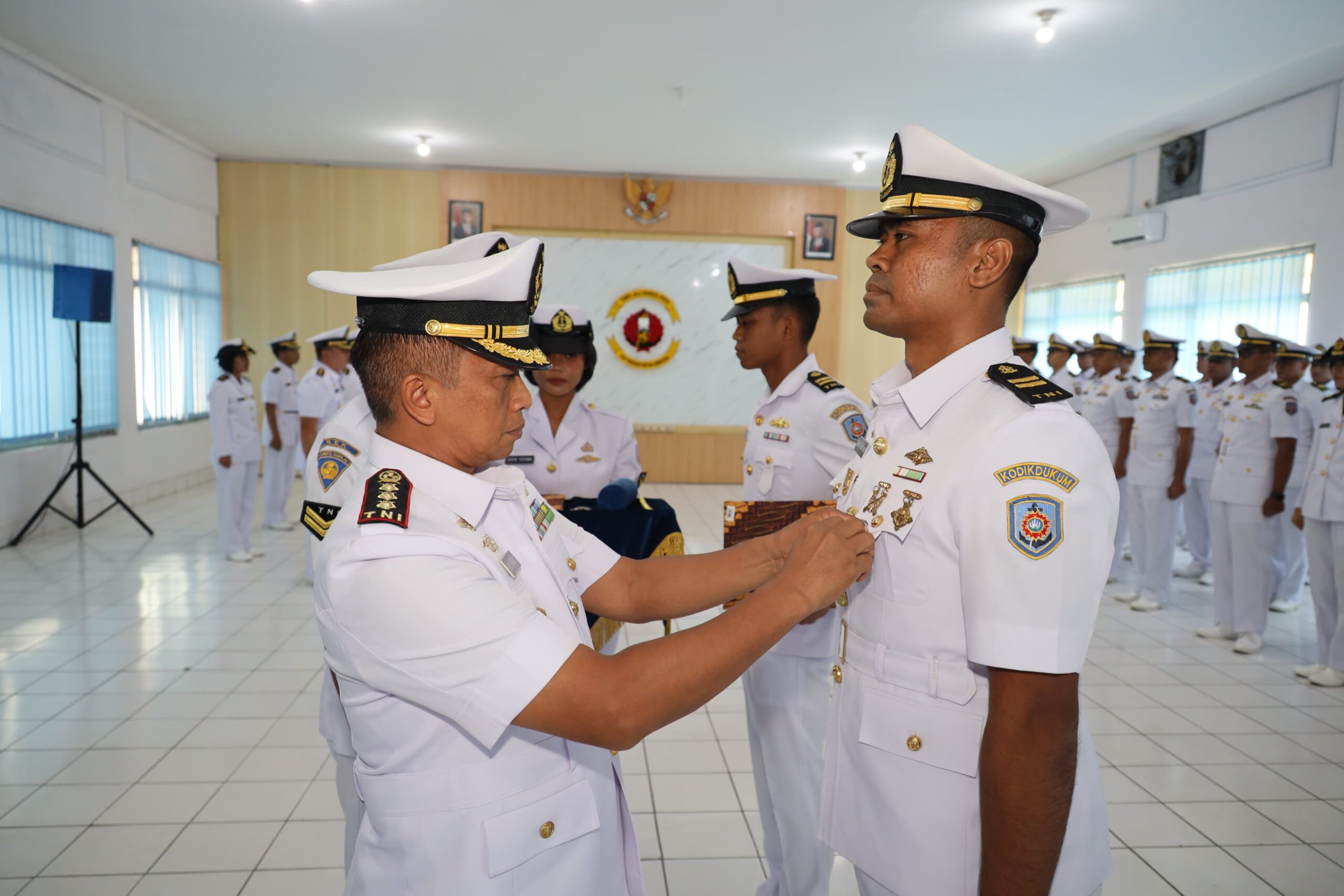 Foto ; Siap Hadapi Tantangan Modernisasi Alutsista, 48 Perwira TNI AL Lulus Dikspespa Teknik, Personel dan Hukum