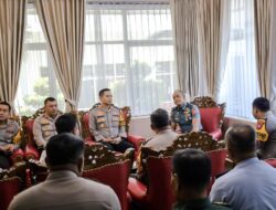 Kapolrestabes Surabaya Coutessy call dengan Kaskogrtap III Surabaya