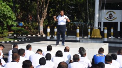 Foto : Keluarga Besar Kodiklatal Diajak Mendidik Anak Dengan Sopan Santun