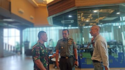 Foto : Perkuat Sinergitas, Kadispen Kodiklatal Laksanakan Kunjungan ke Radio Suara Surabaya