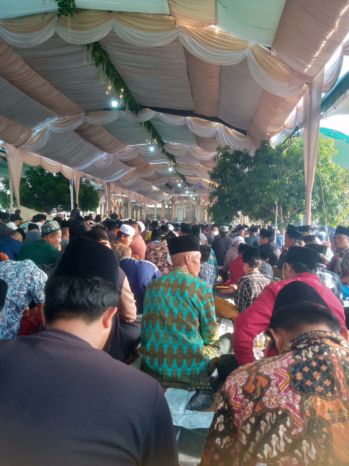 Foto ; Kepala Desa Sendeng Gelar Maulid Nabi Muhammad SAW Dihadiri Ribuan Ummat