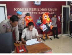 Tahap Kampanye Pilkada 2024, Polres Bangkalan Tingkatkan Patroli dan Penjagaan Kantor KPU dan Bawaslu