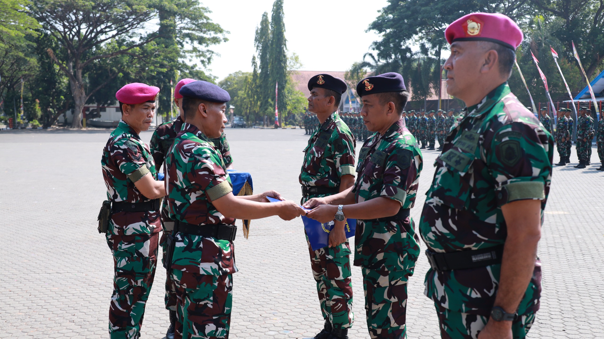 Foto : 433 Siswa Dikmata TNI AL Angkatan 44/1 Diserahkan Ke Tiga Kodik Jajaran Kodiklatal