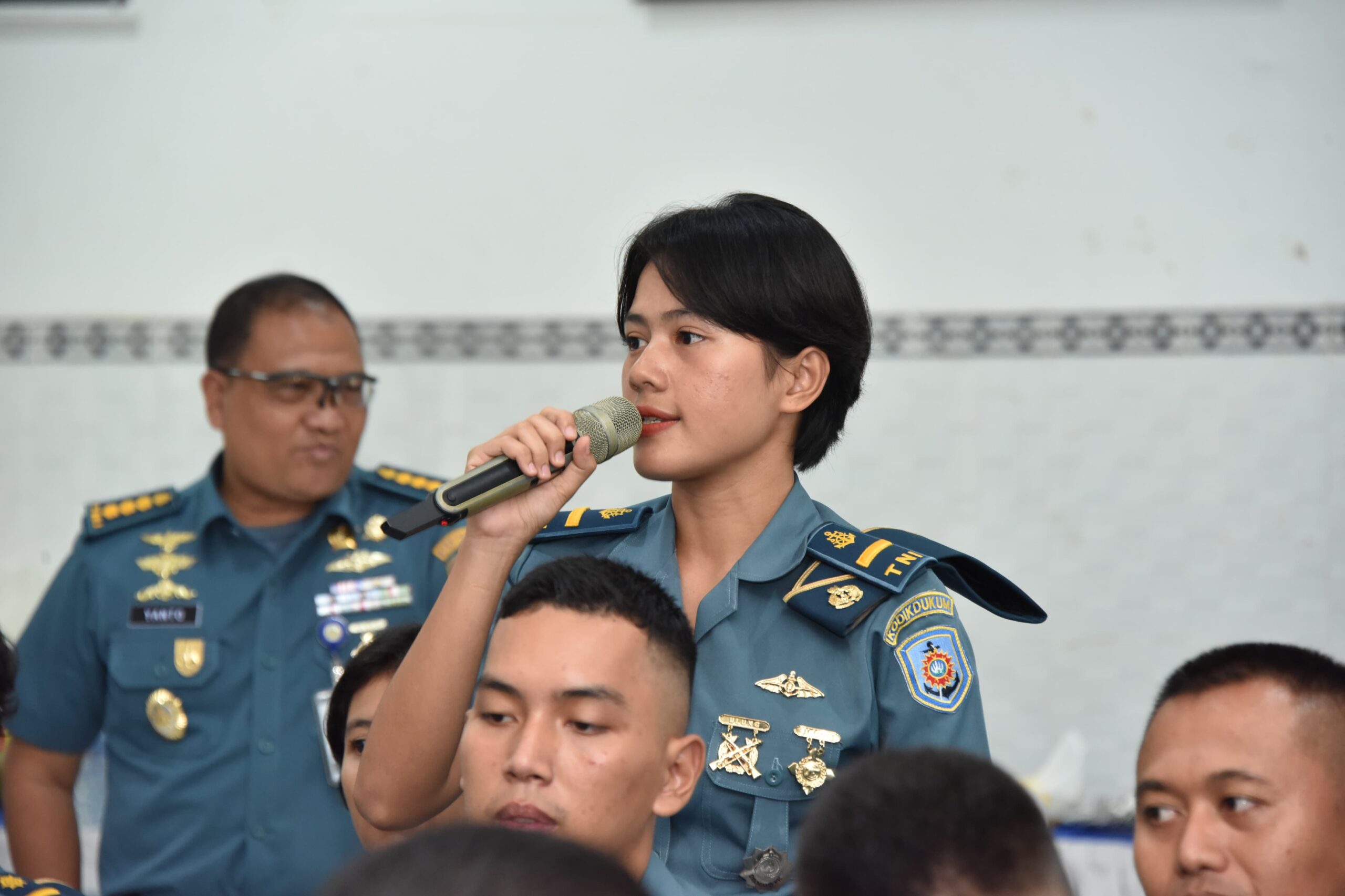 Foto : Perwira Korps Hukum TNI AL Wilayah Surabaya Terima Pembekalan Kadiskum AL