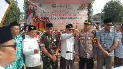 Foto : Sinergi dengan Toga, Danramil Krembangan Hadiri Upacara dan Kirab Resolusi Jihad Dalam Rangka Hari Santri Nasional