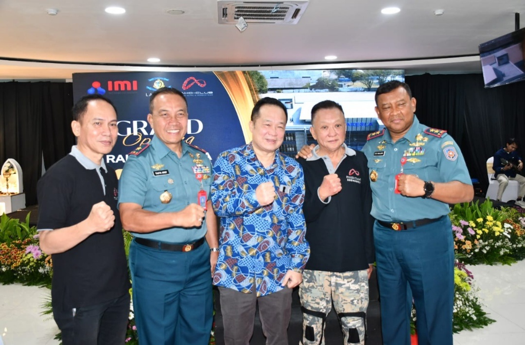 Foto : Wujudkan Kesehatan Keluarga TNI AL Dengan Teknologi Modern , Wadan Kodiklatal Saksikan Peresmian Grand Opening Raho Club Laksesla