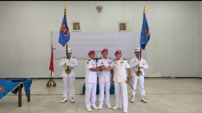 Foto : Dua Petarung Marinir Laksanakan Sertijab Komandan Sepaif dan Komandan Setaif Kodikmar Kodiklatal