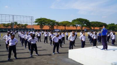 Foto : Sambil Olah Raga Gembira, Wadan Kodiklatal Tekankan Pentingnya Menata Hati dan Bersyukur