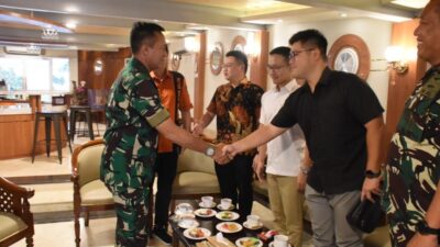 Foto : Silaturahmi MBI Bahas Penunjukkan Dankodiklatal Sebagai Dewan Kehormatan MBI Surabaya Dan Rencana Baksos