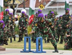 Parade Surya Senja Bergema, Warga Jatim Padati Gedung Negara Grahadi