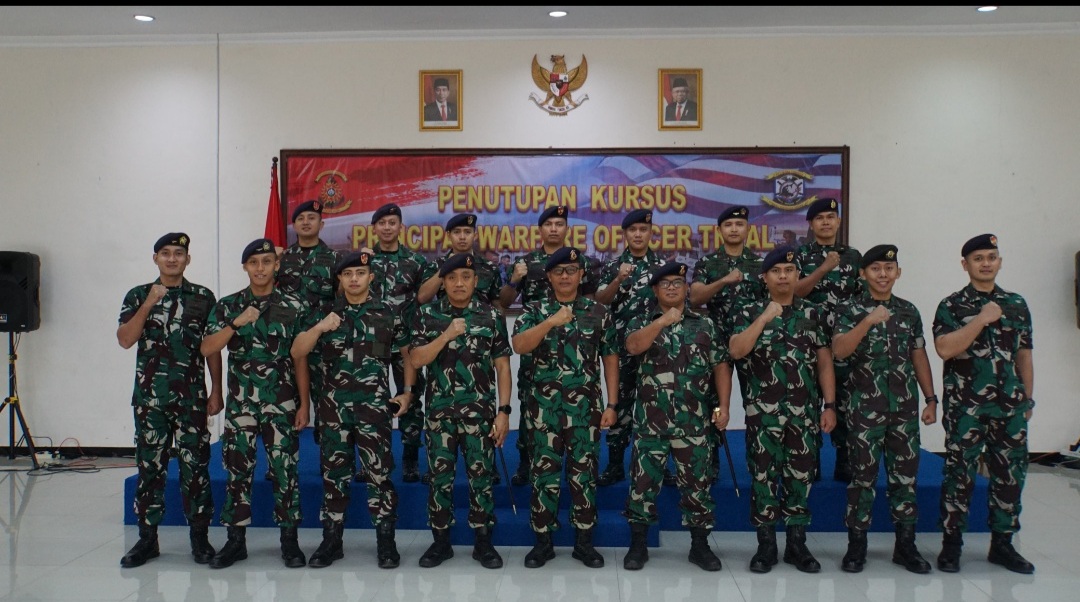 Foto : Perkuat Kemampuan Peperangan Laut, 13 Perwira TNI AL Lulus Kursus Principal Warfare Officer