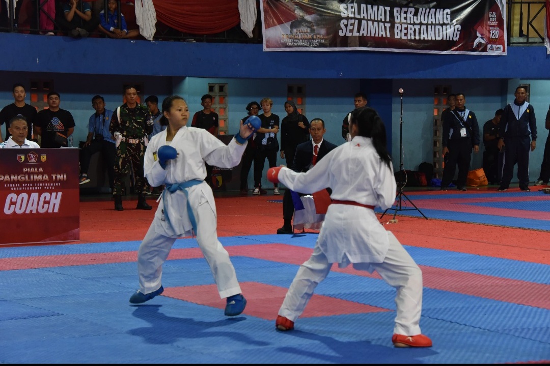 Foto : Dojo Hiu Sakti Kodiklatal Sabet Tiga Emas Open Tournament Karate Piala Panglima TNI 2024