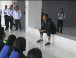Dankodiklatal Tinjau Latihan Terjun Free Fall di Sky Diving Simulator Pusdiksus