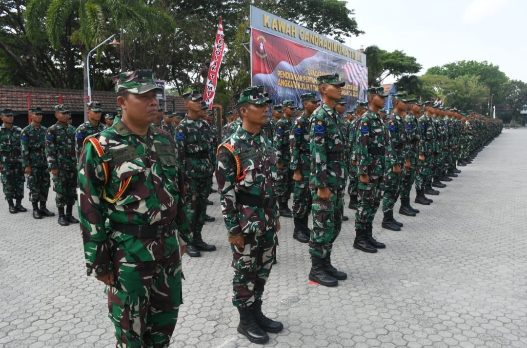 Foto : Danpuslatdiksarmil Kodiklatal : Kalian Sudah Menjadi Tamtama TNI AL, Ujung Tombak Kesatuan