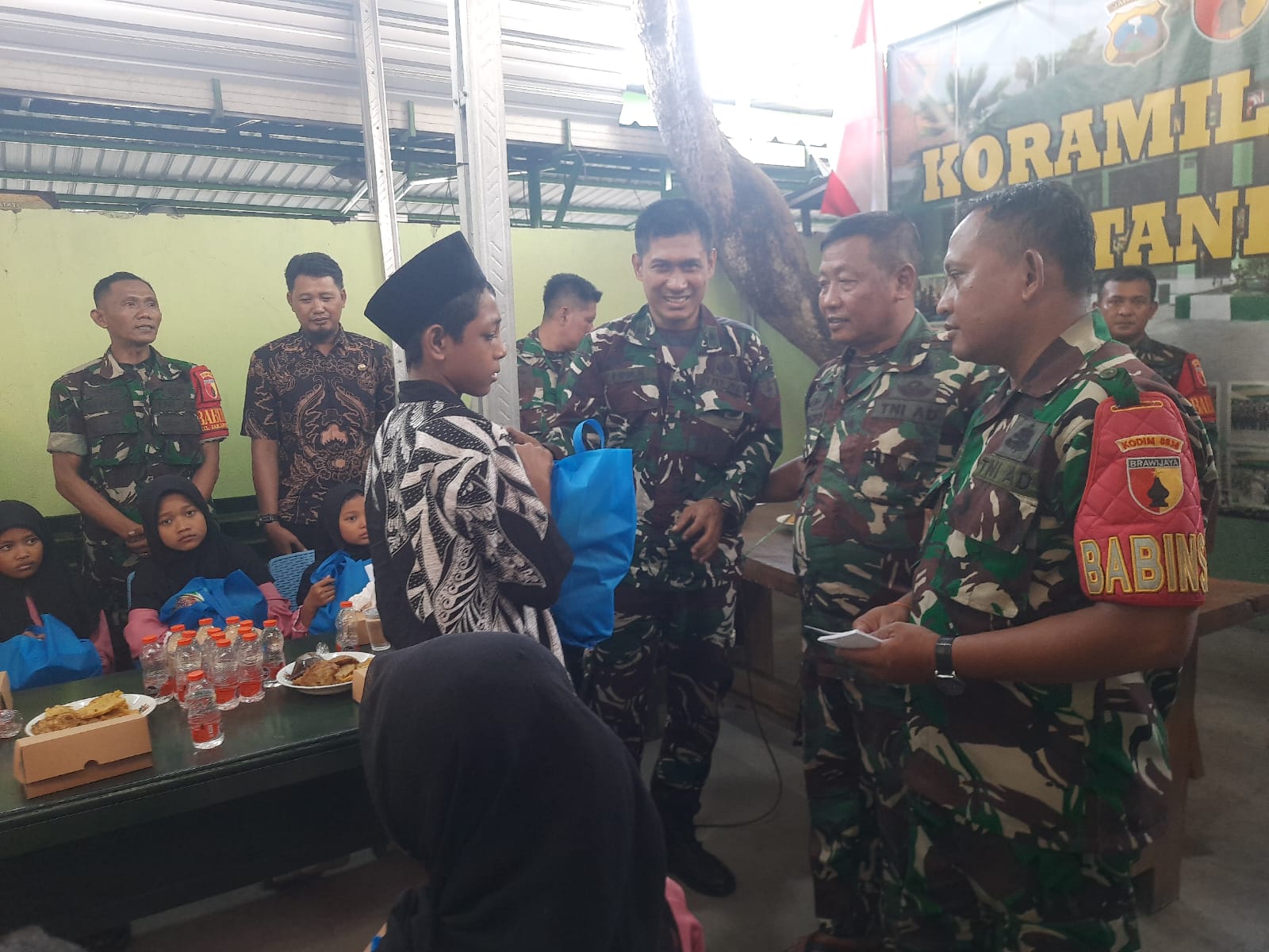Foto : Koramil 0830/05 Tandes Gelar Doa Bersama dan Santunan untuk Anak Yatim Piatu