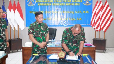Foto ; Komandan Kodikmar Kodiklatal Laksanakan Memorandum Serah Terima Jabatan