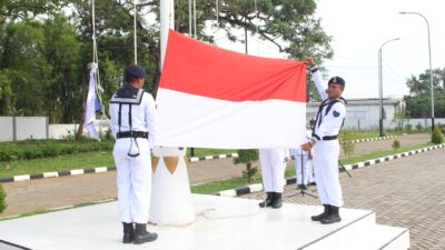 Foto : Satuan Pendidikan Jajaran Kodiklatal Gelar Upacara Hari Pahlawan Tahun 2024