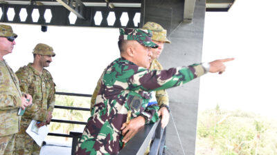 Foto ; Dankodiklatal Tinjau Gladi Serbuan Operasi Amfibi di Pantai Banongan Situbondo