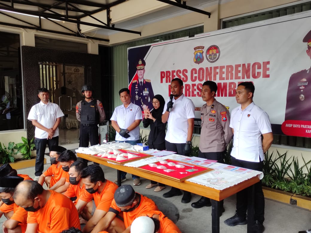 Foto : Polres Jember Berhasil Ungkap 9 Kasus Narkoba, 12 Tersangka dan Ratusan Gram Sabu Diamankan