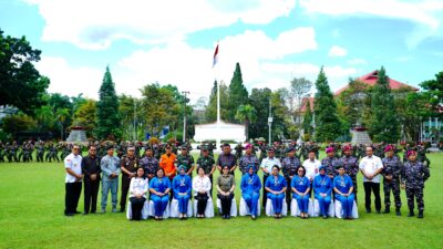 Foto : Dankodiklatal Hadiri Upacara Penjemputan dan Kirab Siswa Dikmata Satdik-4 Manado