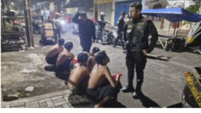 Foto : Tim Joyoboyo Polrestabes Amankan 12 Remaja Ala Gengster