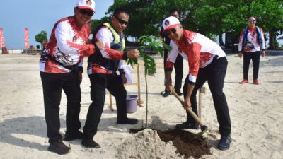 Foto : Dankodiklatal Saksikan Keseruan Kejuaraan Jetski Panglima TNI Cup 2024