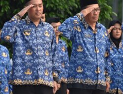 PNS Kodiklatal Peringati HUT KORPRI dengan Ziarah dan Tabur Bunga di TMP 10 Nopember Surabaya