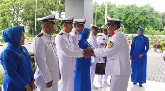 Foto : Dansatdik - 2 Kodiklatal Lepas Prajurit Terbaiknya Pada Acara Wisuda Purna Tugas