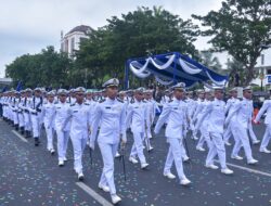 Surabaya Kota Angkatan Laut: Wadan Kodiklatal Meriahkan Navy Parade di Hari Armada RI