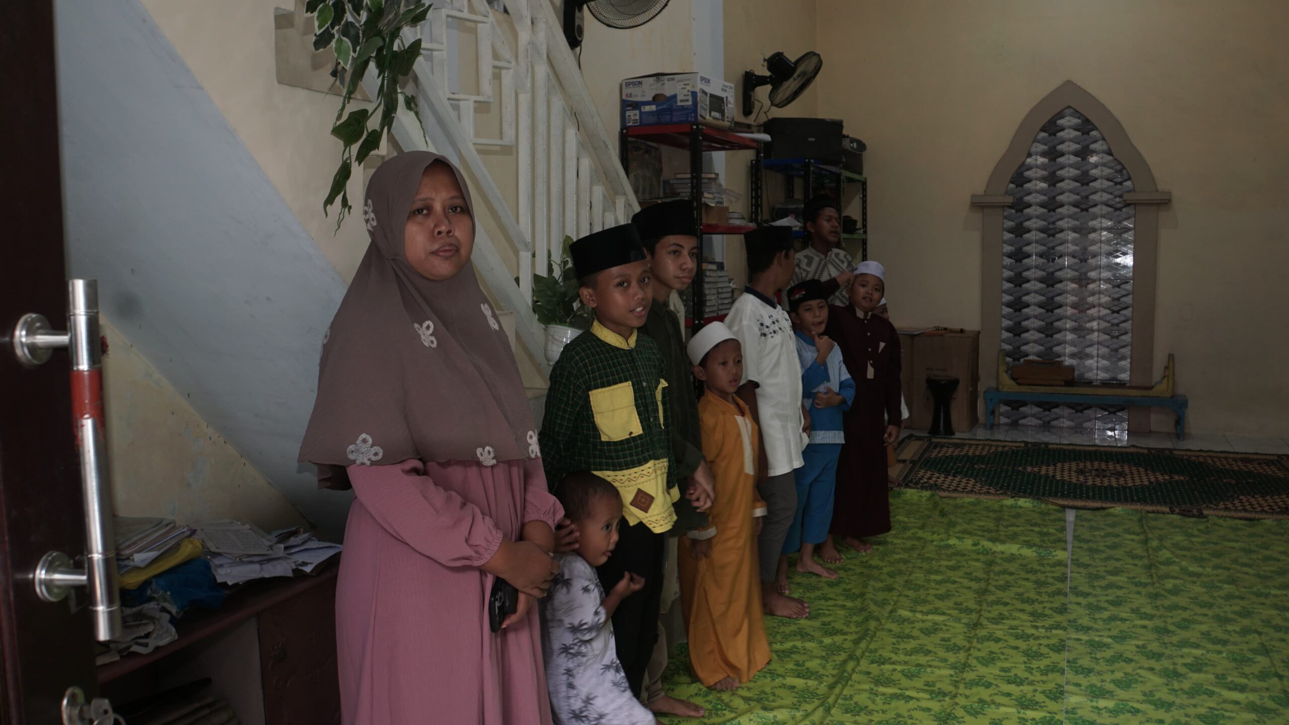 Foto : Perhatian dan Peduli Anak Yatim dan Santri, Kodiklatal Beri Santunan