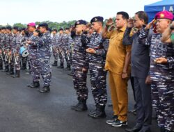 Dansatdik-3 Hadiri Penyambutan KRI Balongan-908 di Dermaga Lantamal XIV Sorong
