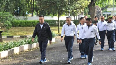 Foto : Tinjau Infrastruktur Kesatrian, Komandan Kodiklatal Pimpin Olahraga Pagi dan Tour Fasilitas