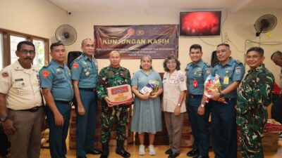 Foto : Dirdok Kodiklatal Berbagi Kasih Sambut Natal dan Tahun Baru di Panti Asuhan