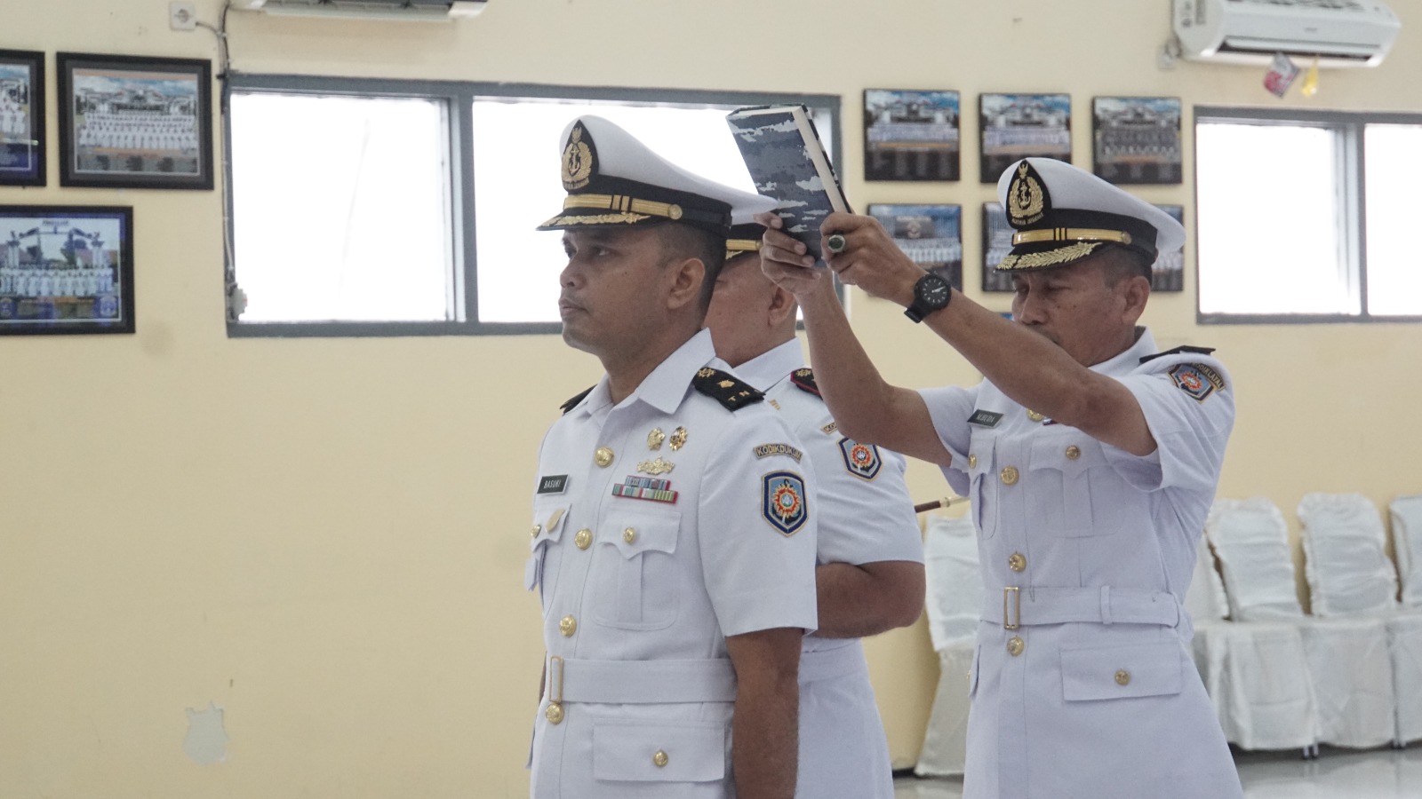 Foto : Mayor Laut (E) Basuki Jabat Dansepalek Pusdiklek Kodikdukum Kodiklatal