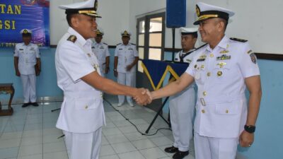 Foto : Letkol Laut (P) Antonius Februar Prima Hadi Serahkan Jabatan Dansefung Pusdiklapa Kodiklatal