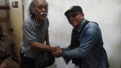 Foto : Lumpuh 3 Tahun, Pemuda Indonesia Bantu Warga Jagiran IV Surabaya