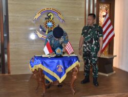 Jalin Soliditas Sesama Lemdik TNI AL, Dankodiklatal Sambut Courtesy Call Gubernur AAL