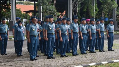 Foto : Bangkitkan Jiwa Kejuangan dan Patriotisme, Dirjianbang Kodiklatal Pimpin Upacara Bendera