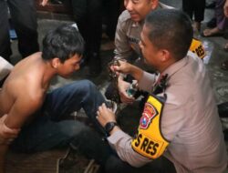 Polisi Peduli, Kapolres Gresik Lepas Rantai ODGJ dan Bantu Pengobatan