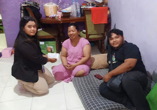 Foto : Jurnalis Vanguard Takziah ke Rumah Duka Wartawan Online Surabaya, Bentuk Solidaritas Profesi